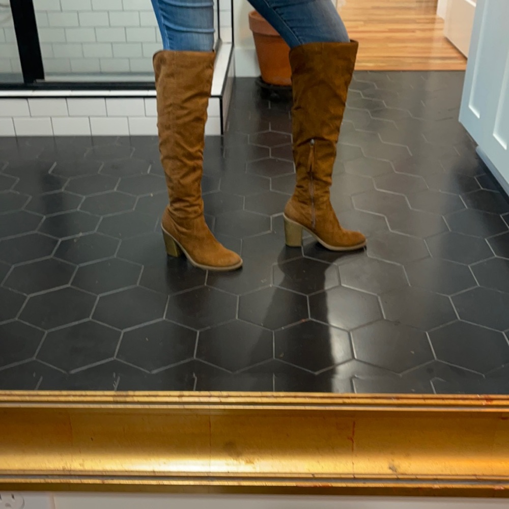 Knee high brown boots size 8